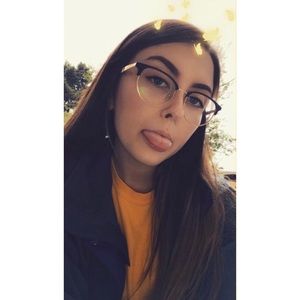 Meet your Posher, Natasha